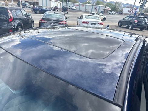Used 2018 Subaru Legacy 2.5i Premium AWD/4WD image 12