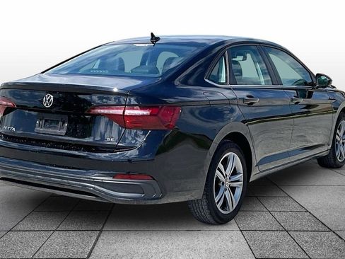 Used 2024 Volkswagen Jetta SE FWD image 11