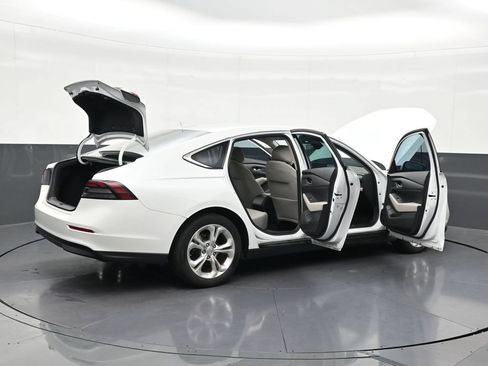 Used 2023 Honda Accord LX image 31