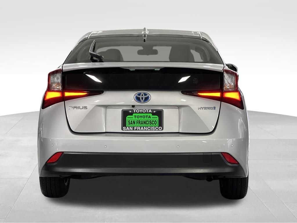 Certified 2022 Toyota Prius LE FWD image 4
