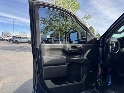 Used 2021 Chevrolet Silverado 2500 LTZ w/ LTZ Plus Package image 6