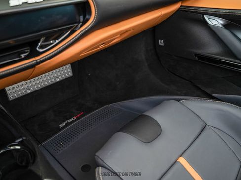 Used 2024 Ferrari SF90 Spider image 44