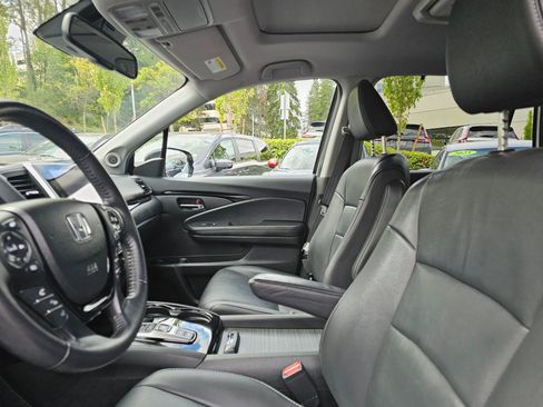 Used 2017 Honda Pilot Touring image 24