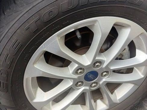 Used 2020 Ford Escape SE FWD image 12