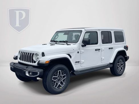 New 2026 Jeep Wrangler Unlimited Sahara AWD/4WD image 4
