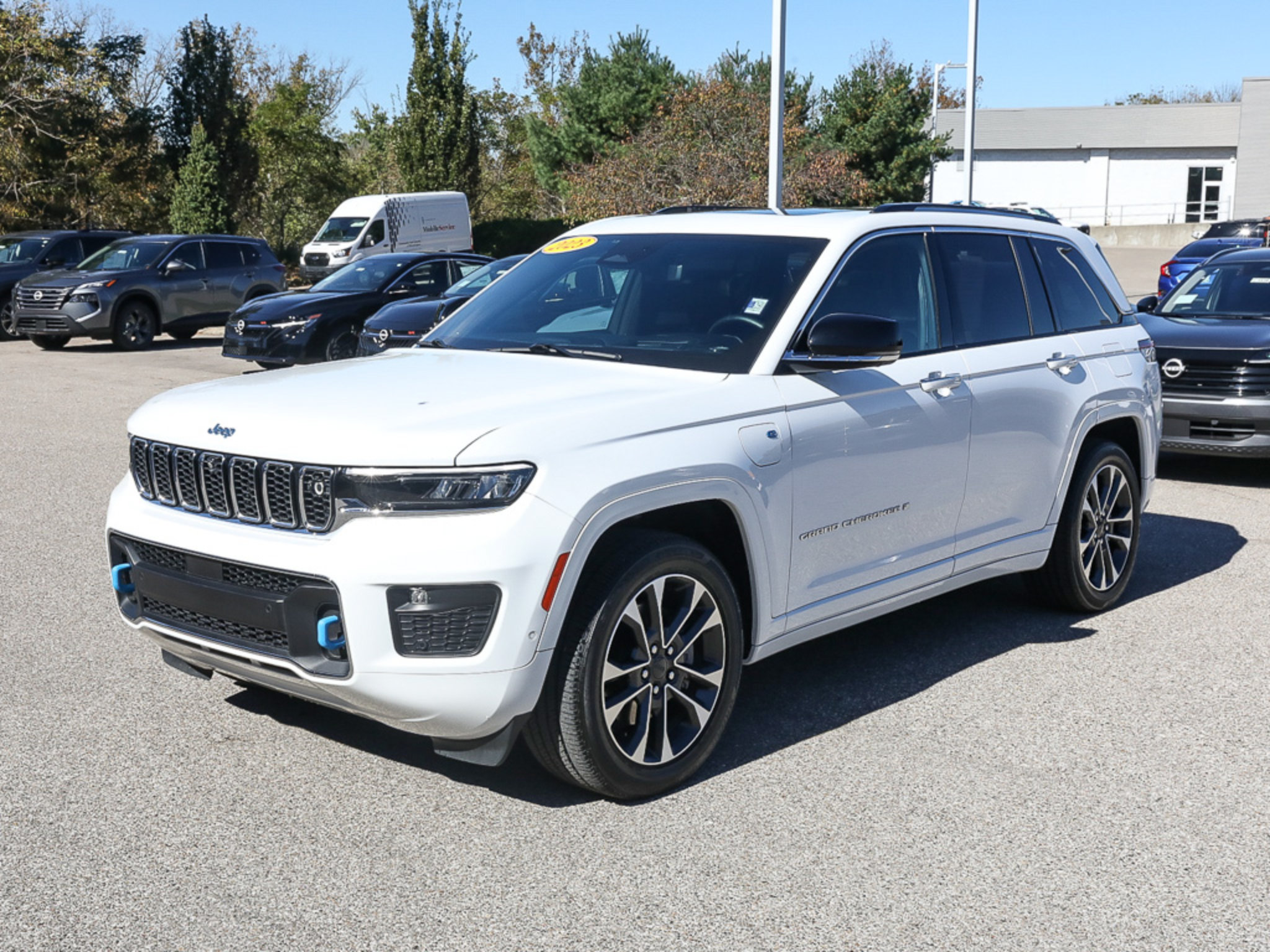 Used 2023 Jeep Grand Cherokee Overland w/ Advanced Protech Group III AWD/4WD image 1