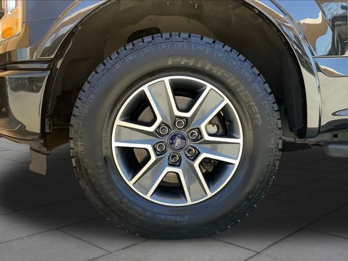 Used 2015 Ford F150 XLT w/ Equipment Group 302A Luxury AWD/4WD image 11
