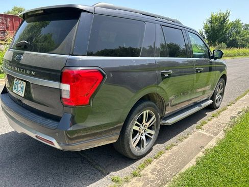 Used 2022 Ford Expedition XLT AWD/4WD image 3