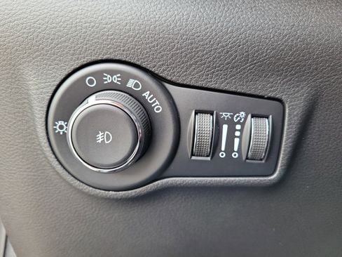 New 2026 Jeep Compass Limited image 21