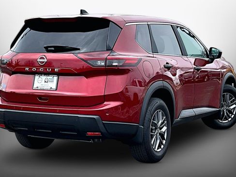 Used 2025 Nissan Rogue S FWD image 12