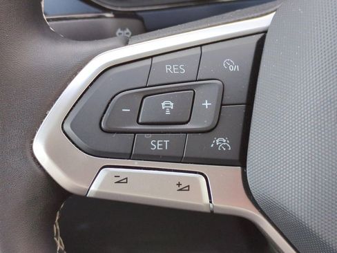 Used 2024 Volkswagen Taos SE image 23