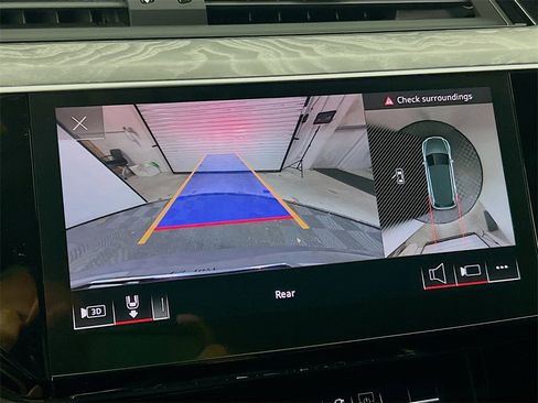 Certified 2022 Audi e-tron Premium Plus w/ Premium Plus Package image 17