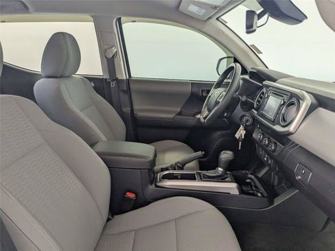 Used 2019 Toyota Tacoma SR5 RWD image 30