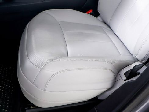 Used 2023 Land Rover Range Rover Sport SE image 10