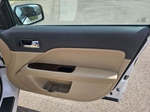 Used 2012 Ford Fusion SEL image 16