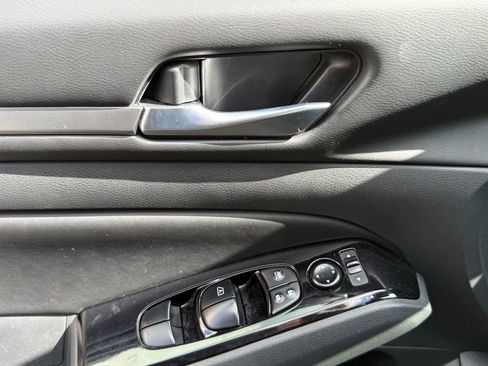 Used 2023 Nissan Altima 2.5 SV image 15