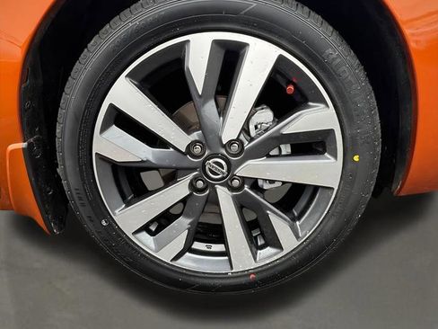 Used 2021 Nissan Versa SR w/ Convenience Package image 34