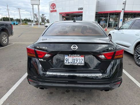 Used 2020 Nissan Altima 2.5 SV image 6