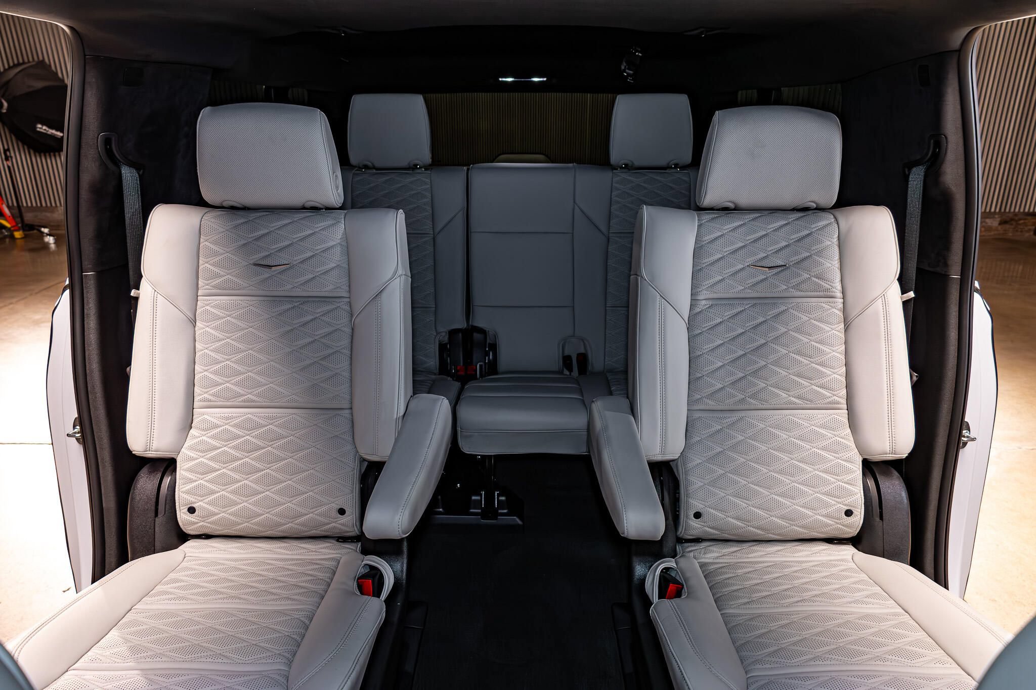 Used 2026 Cadillac Escalade ESV Platinum Sport w/ LPO, ONYX Package AWD/4WD image 24