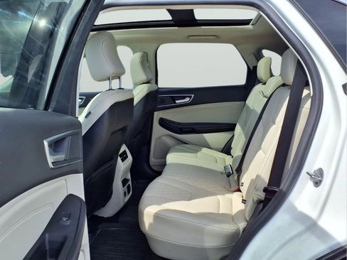 Used 2024 Ford Edge Titanium AWD/4WD image 10
