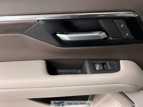 Used 2025 Chevrolet Tahoe Z71 w/ Comfort Package image 28