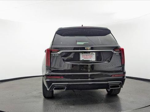 Used 2025 Cadillac XT6 Premium Luxury FWD image 7