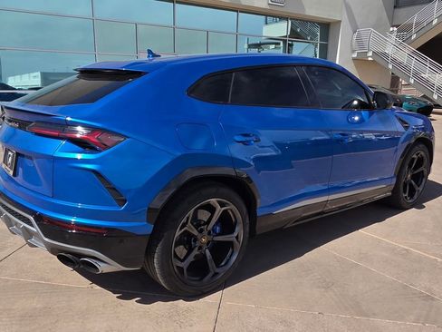 Used 2020 Lamborghini Urus AWD/4WD image 10