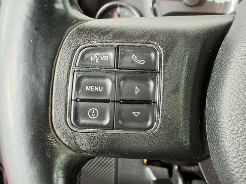 Used 2013 Jeep Wrangler Unlimited Sahara w/ Connectivity Group AWD/4WD image 13