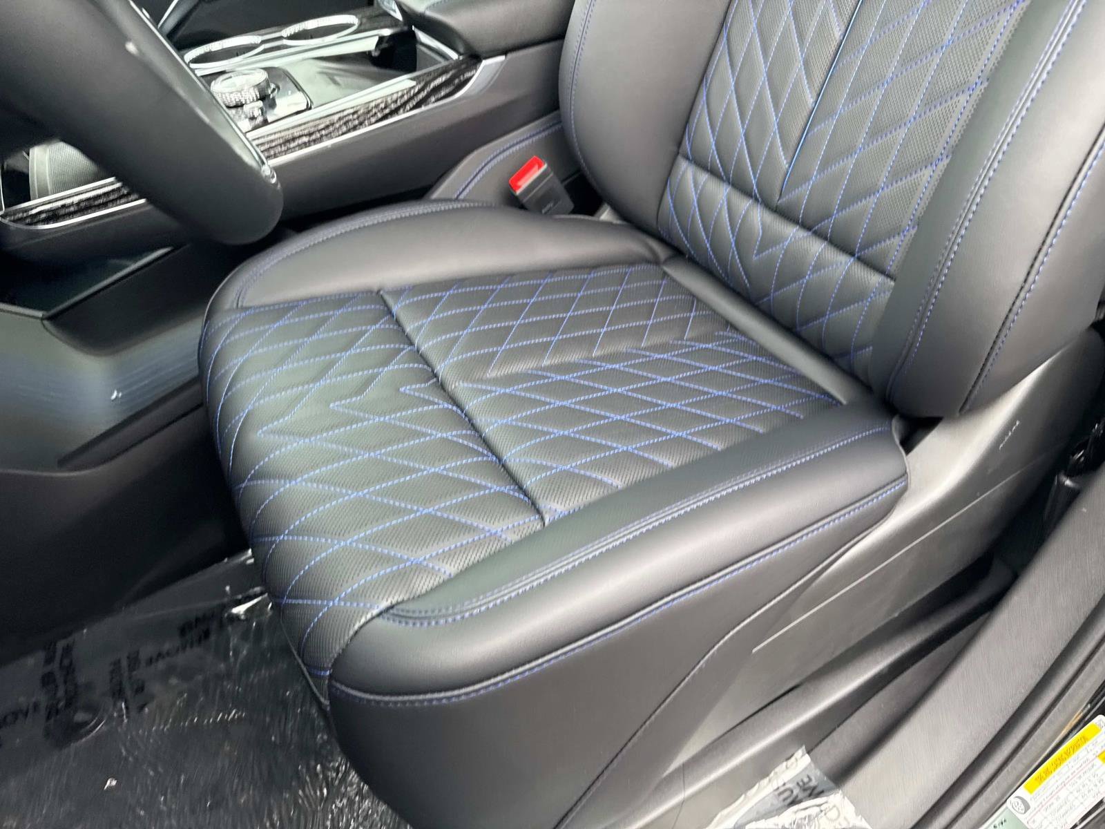 New 2026 Cadillac Escalade IQ Luxury 1 w/ LPO, Floor Liner Package AWD/4WD image 15