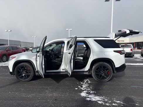 Used 2021 Chevrolet Traverse Premier w/ Redline Edition image 18