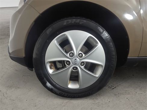 Used 2015 Kia Soul image 14