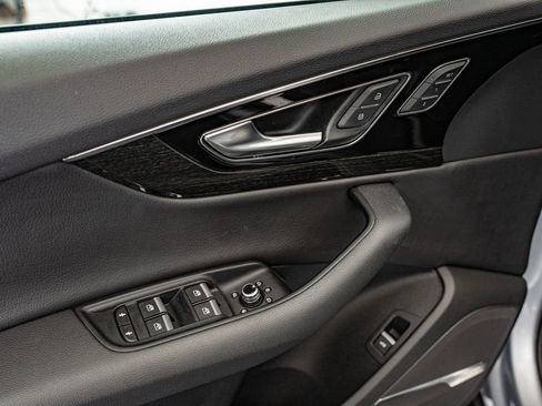 Used 2019 Audi Q7 3.0T Prestige w/ Prestige Package AWD/4WD image 17