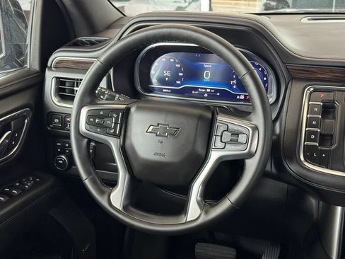 Used 2023 Chevrolet Tahoe Z71 w/ Luxury Package AWD/4WD image 29