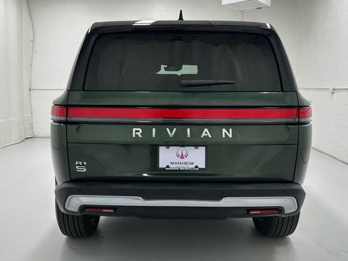 Used 2024 Rivian R1S Adventure image 7