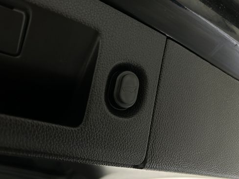 Used 2019 Chevrolet Suburban Premier AWD/4WD image 41