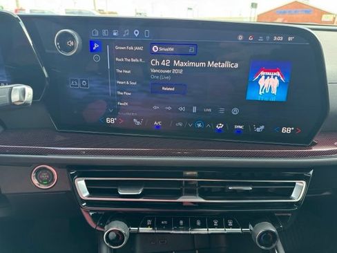 Used 2026 Chevrolet Traverse Z71 w/ Enhanced Driving Package AWD/4WD image 9
