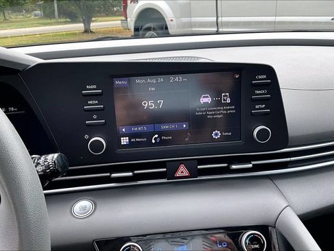 Used 2023 Hyundai Elantra SEL FWD image 33