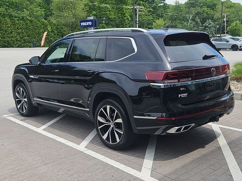 Certified 2024 Volkswagen Atlas SEL Premium R-Line AWD/4WD image 32