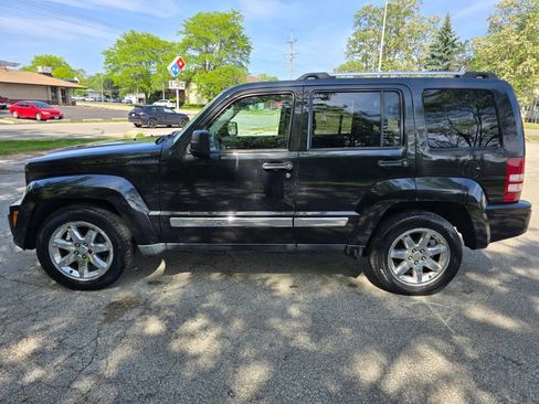 Used 2011 Jeep Liberty Limited w/ Tire & Wheel Group AWD/4WD image 5