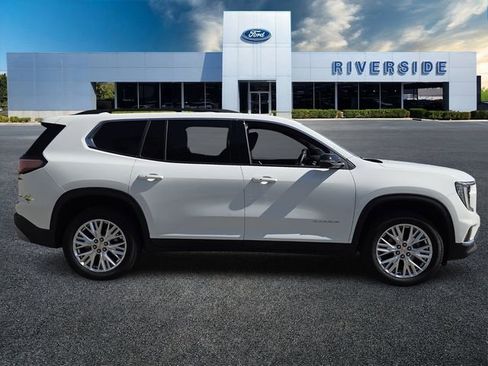 Used 2024 GMC Acadia Elevation w/ Luxury Package image 8