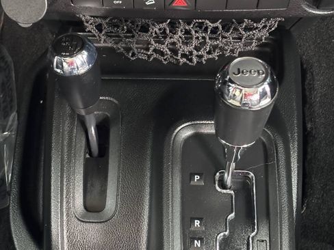 Used 2017 Jeep Wrangler Unlimited Sport w/ Connectivity Group AWD/4WD image 20