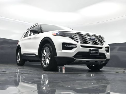 Certified 2021 Ford Explorer XLT w/ Equipment Group 202A RWD image 46