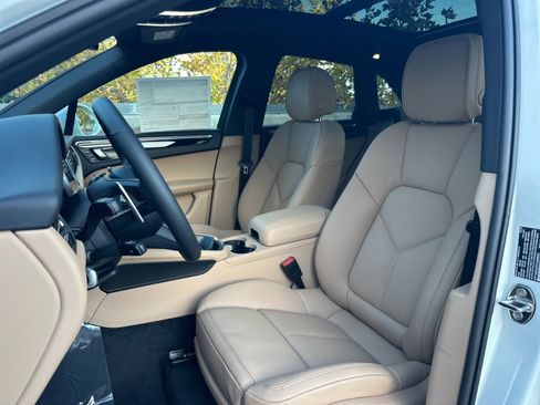 New 2026 Porsche Macan S image 5