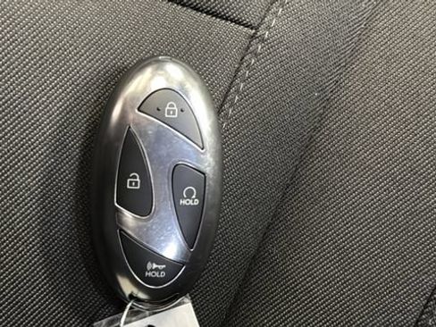 Used 2025 Hyundai Tucson SE AWD/4WD image 36