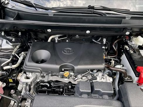 Used 2024 Toyota RAV4 XLE AWD/4WD image 32