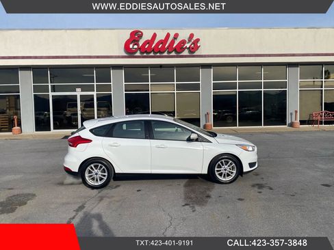 Used 2017 Ford Focus SE image 1