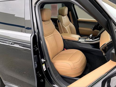 Used 2024 Land Rover Range Rover Sport SE image 29