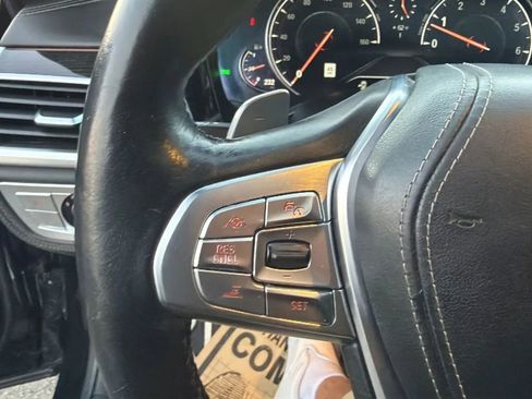 Used 2017 BMW 750i image 33