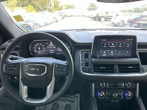 Used 2024 GMC Yukon SLE w/ Gmc Pro Safety Plus Package AWD/4WD image 12