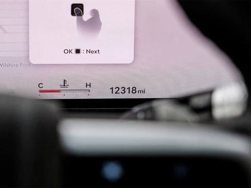 Used 2025 Genesis GV80 2.5T Standard image 18